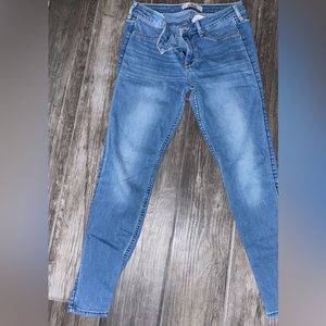 Hollister skinny jeans w-28 L-27
